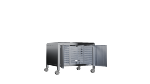 Support de four Invoq équipé de roulettes, de grilles intégrées et d'une armoire fermée avec portes, conçu pour assurer un soutien mobile et un rangement organisé dans les cuisines professionnelles